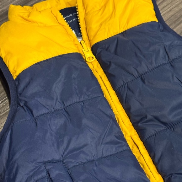 Janie and Jack Boys Puffer Vest Size 2T Blue Yellow Reversible Winter Outerwear - Picture 3 of 5